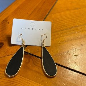 💙Black stone look earrings